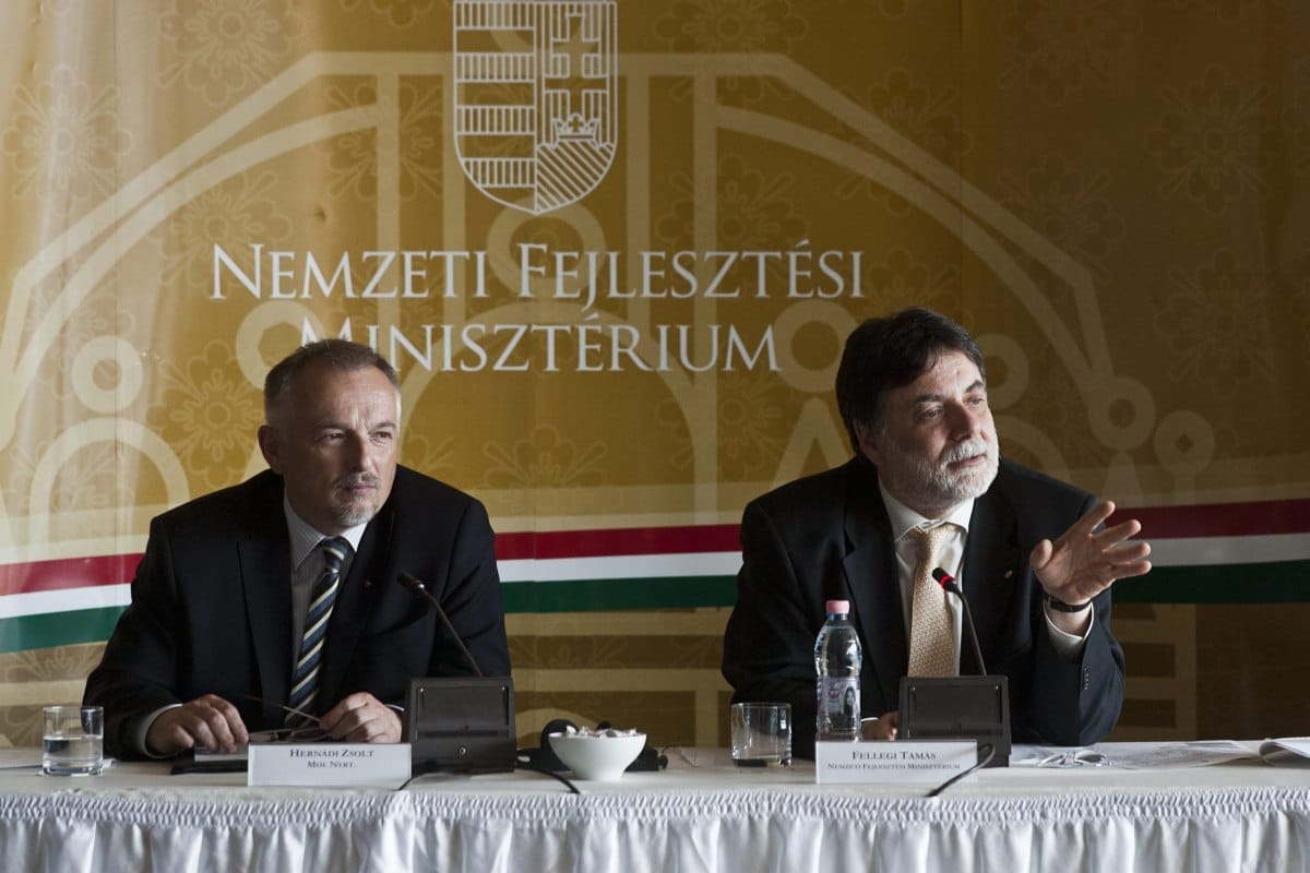 A Mol-vásárlás minden részlete nyilvános lesz