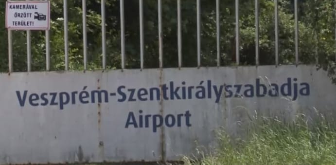 Lezuhant egy 15 éves fiú a veszprémi hangár tetejéről