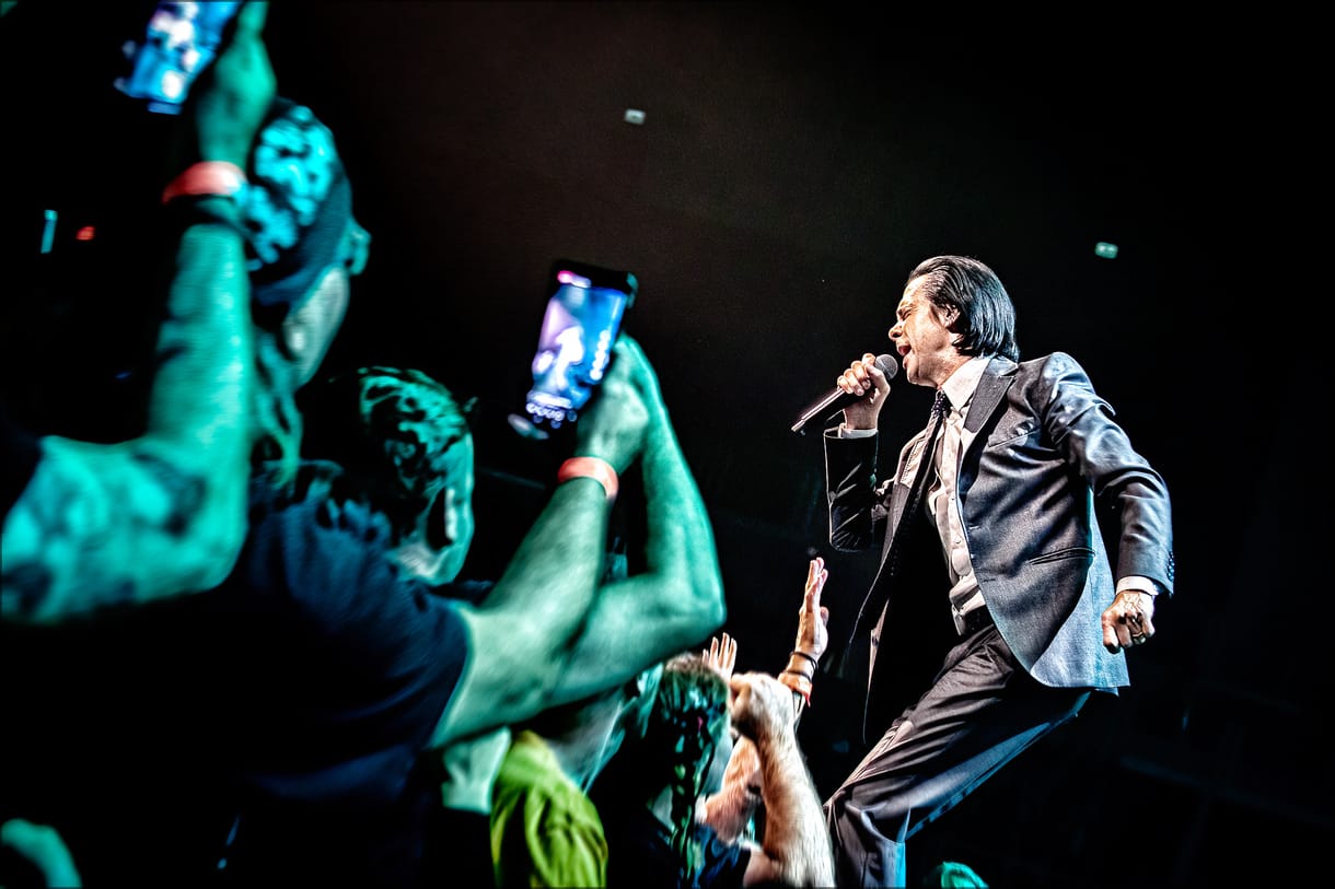 Nick Cave egy templomi kórus előtt is bizonyította, ő maga a rock and roll
