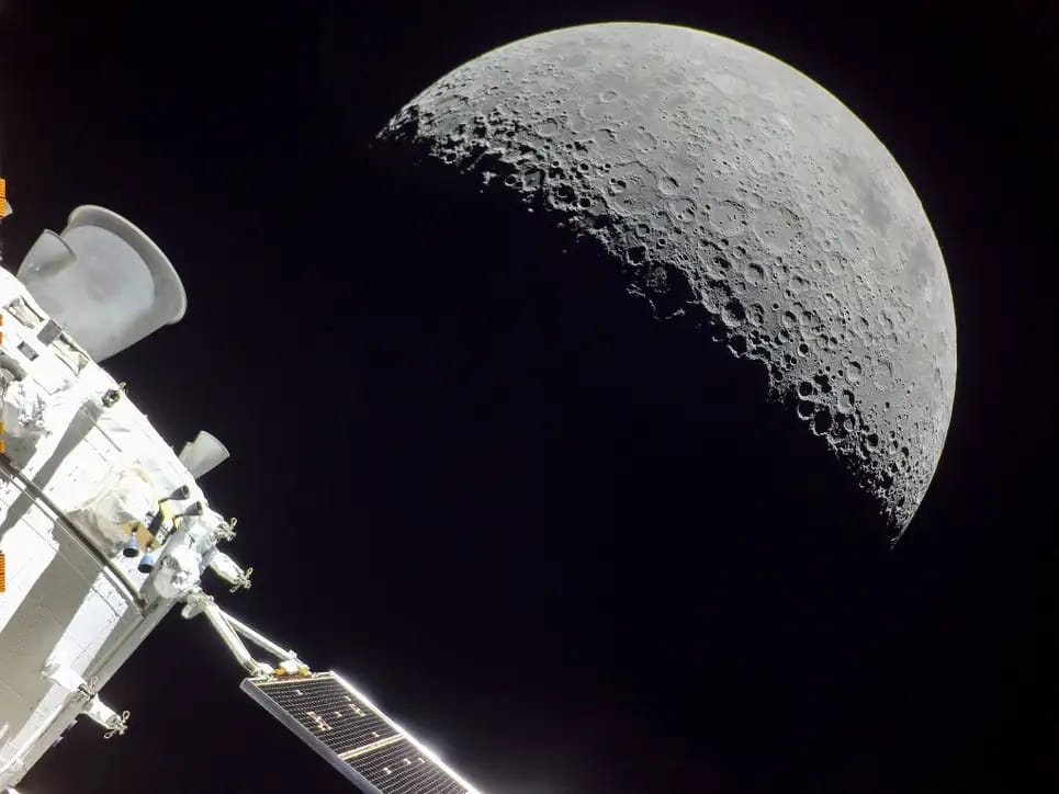 Bemondta a NASA: 2024-ben embert vinne a Holdhoz