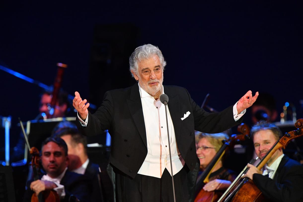 A zaklatással vádolt Plácido Domingo a Los Angeles-i operaházat is otthagyja