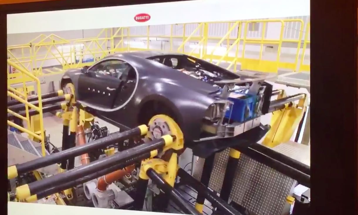A lelket is kirázzák a tesztelésnél az 1500 lóerős Bugattiból – videó