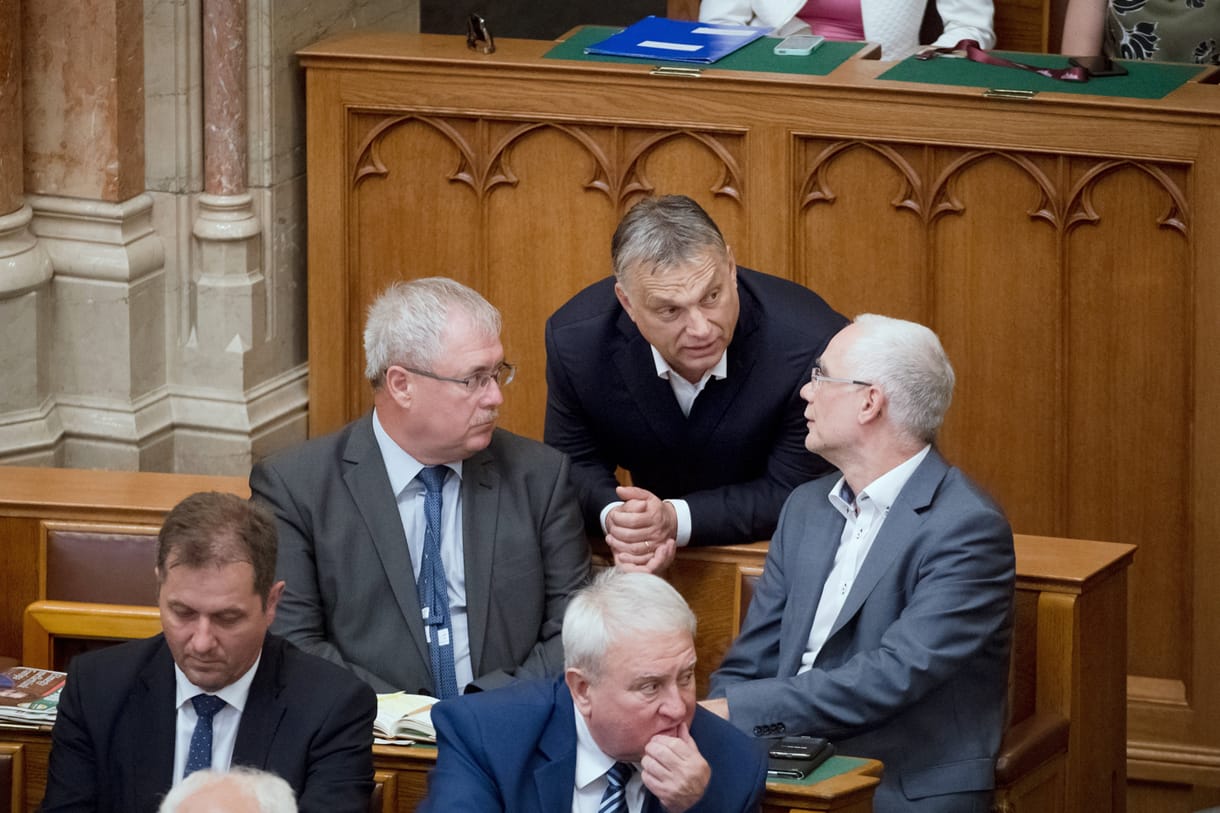 Magyarország bezárt: megszavazták az Alaptörvény-módosítást és a Stop Sorost