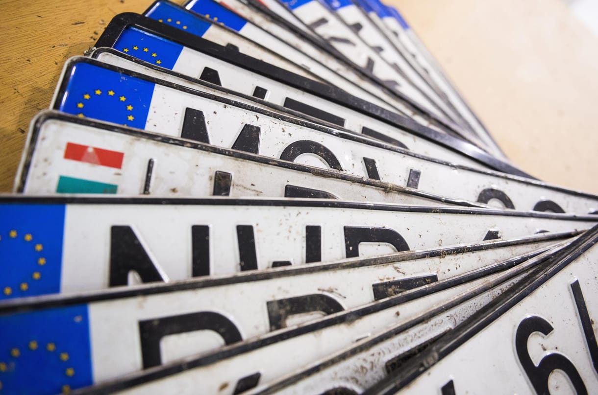 Lefotózták a tegnapi ítéletidőben eltűnt rendszámok sokaságát – az öné köztük van?