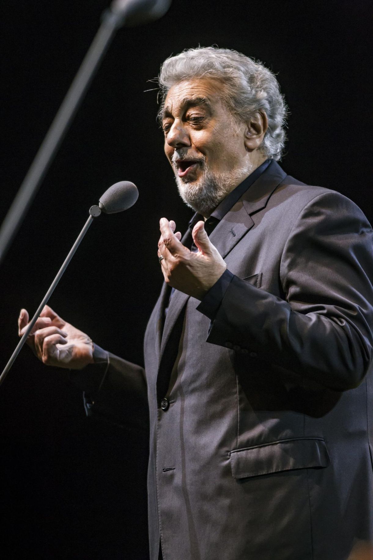 Telt ház előtt énekelt ingyenes koncertjén Plácido Domingo - sok ezren hoppon maradtak