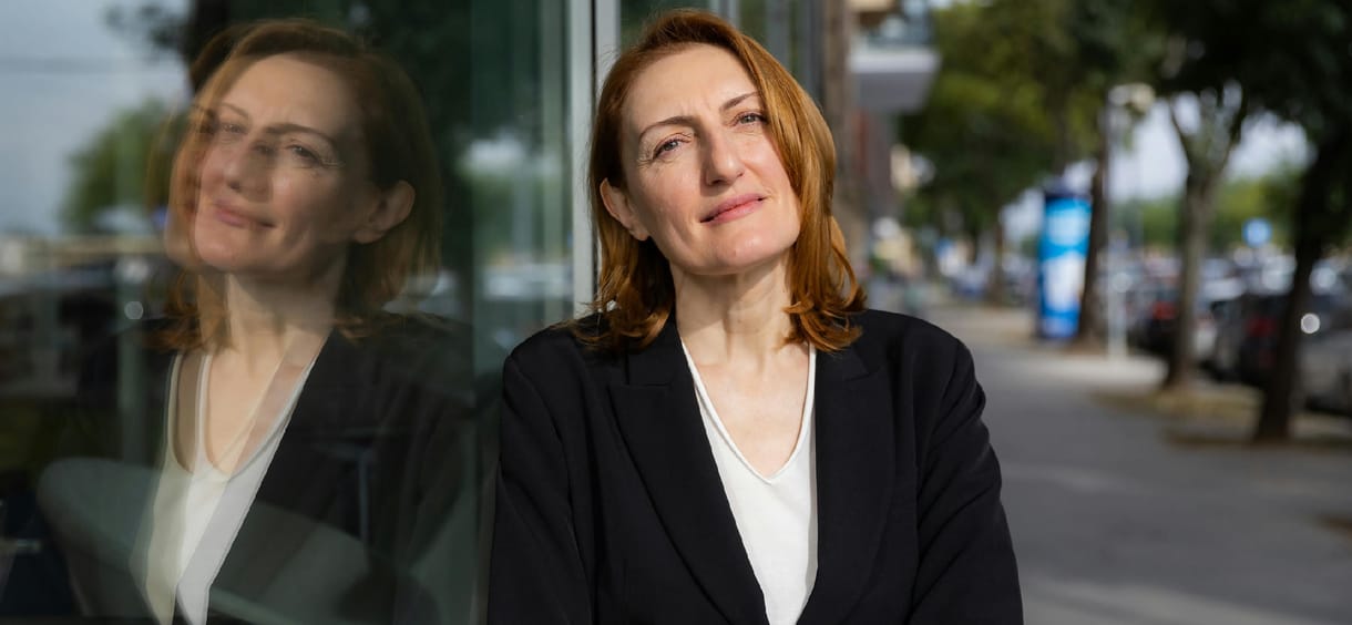 Narine Abgarjan örmény író: „Bármennyire bírálhatjuk is Orbán politikáját, ettől nem változik meg a véleményünk a magyarokról”