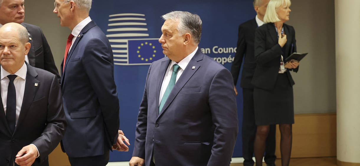 A nagy EP-körtánc: Orbán barátai elfogytak, Macron előremenekül, Scholz úgy tesz, mintha semmi sem történt volna