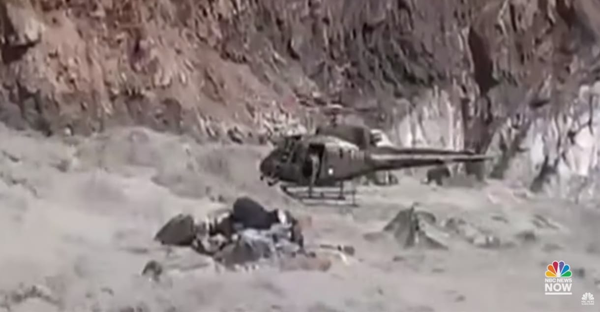 Videó: helikopterrel mentik az embereket a pakisztáni árvízből
