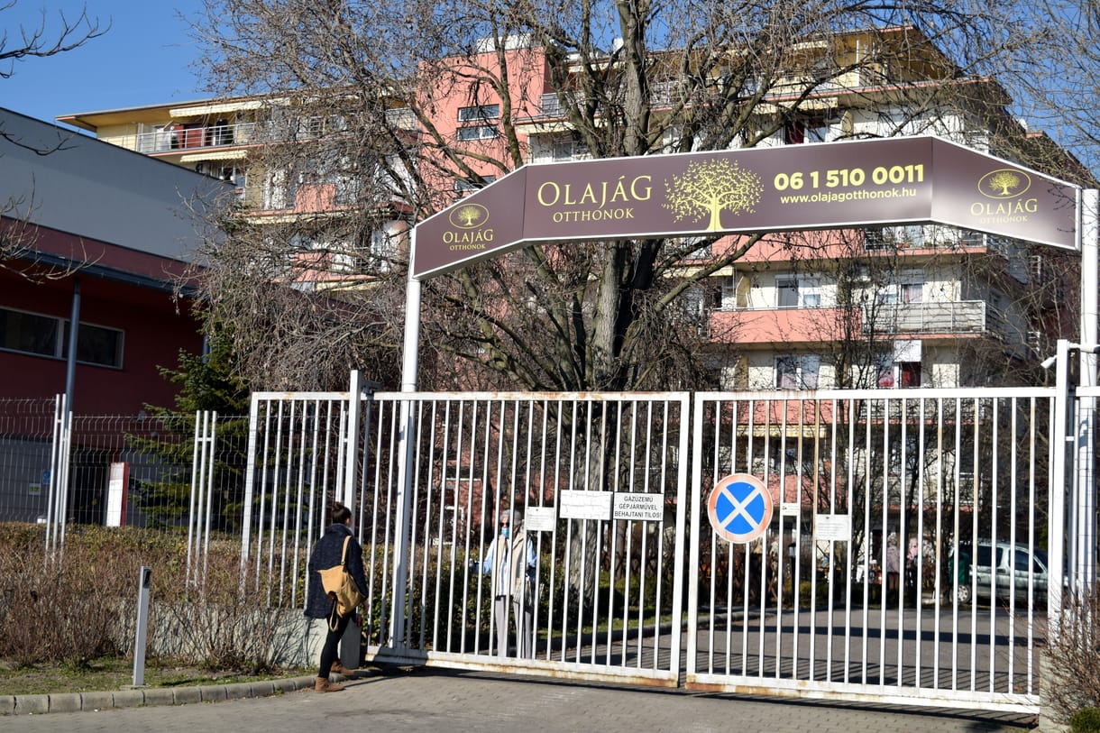 Elfelejtett szólni az idősotthon a nyaraló lakónak, hogy tűz volt az épületben, káosz fogadta a hazatéréskor