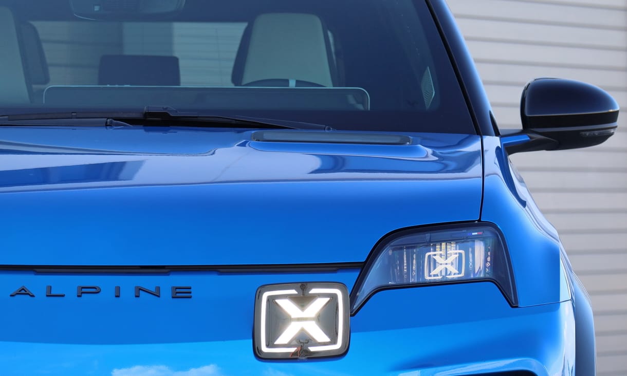 Magyarországon a kis francia méregzsák, a villanyos Alpine A290