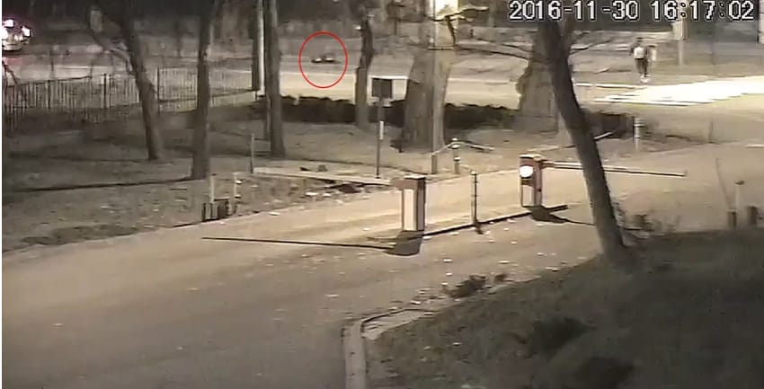 Tizenhét métert repült egy lány Nyíregyházán, miután elgázolták – sokkoló videó