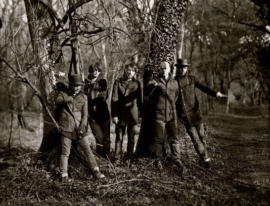 A Radiohead karácsonyi ajándékként kirakta a dalt, amit a James Bondhoz írtak