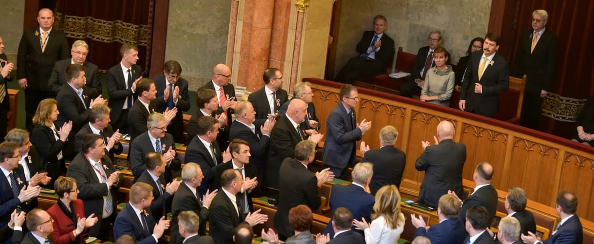Majtényi mosolyoghat, mindenki más megiszik egy felest és gyorsan felejt