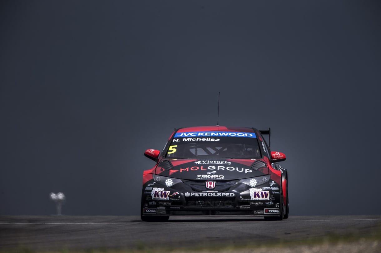 Michelisz jobb volt idén a WTCC-ben, mint Loeb