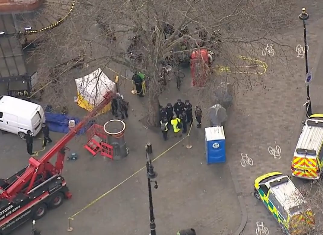 Hidraulikus vécé nyomott agyon egy munkást Londonban