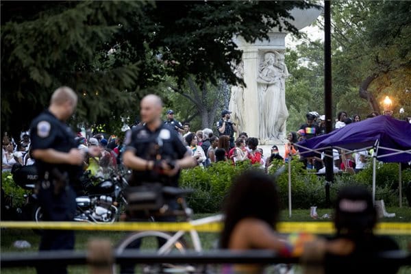 Lövések hangja okozott pánikot a washingtoni Pride-on