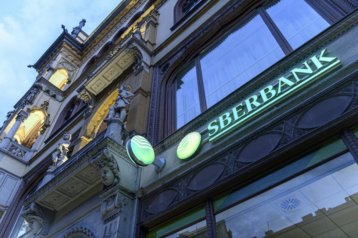 Több százmilliárd forint értékű orosz vagyont fagyasztott be Magyarország