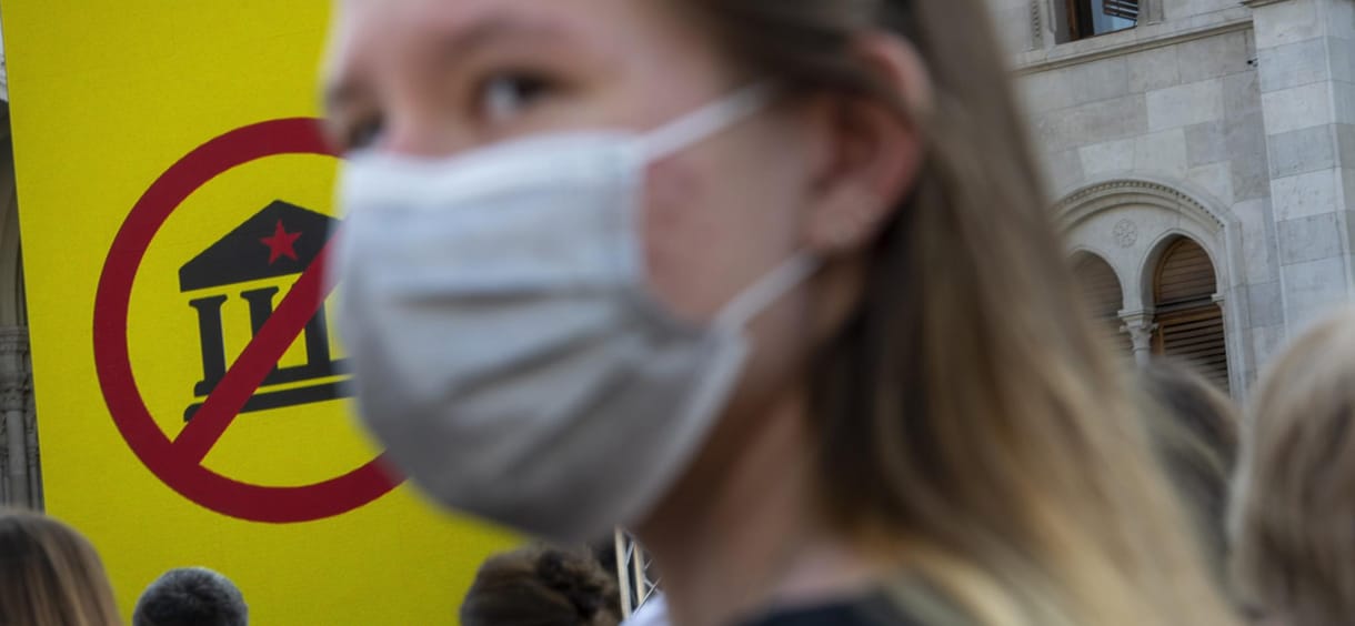 Elkaszálták Karácsony népszavazási kérdéseinek többségét – a Fudan-referendum a választás utánra csúszhat