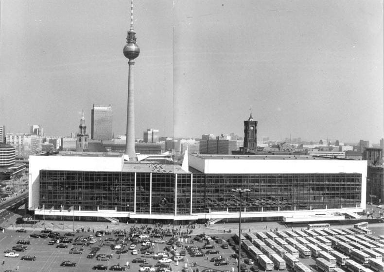 Trabanttal menekülő bankrablók: az átmenet bűnügyei – 1990. szeptember 19.