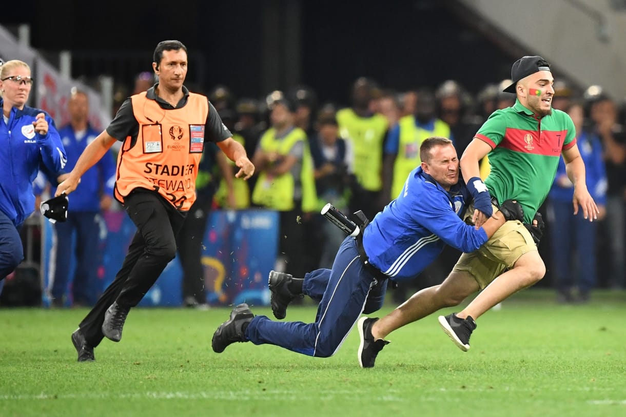 Büntetésre számíthat a lengyel és a portugál szövetség is