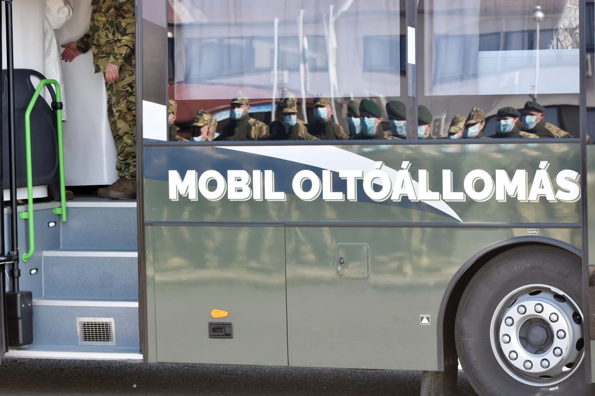 Öt mobil oltóállomást állít fel a honvédség