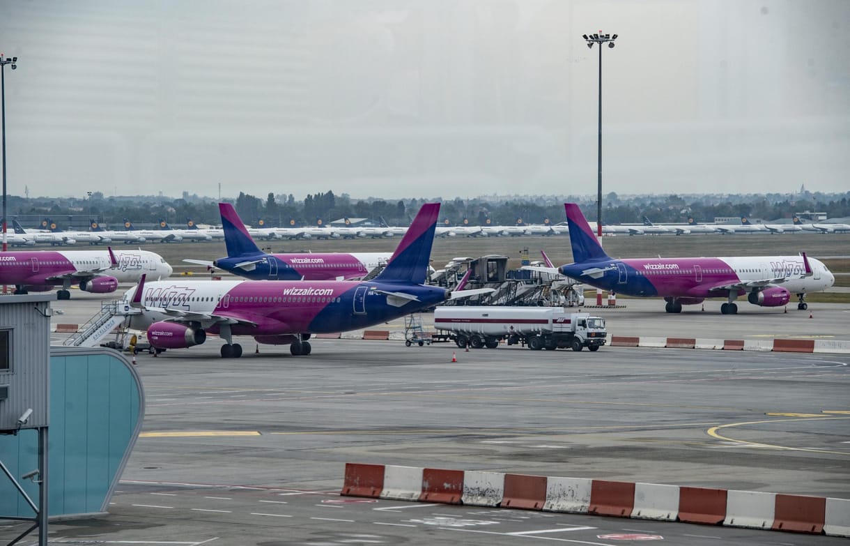 A Wizzair és a Ryanair egy rakás pénzzel tartozik az utasainak