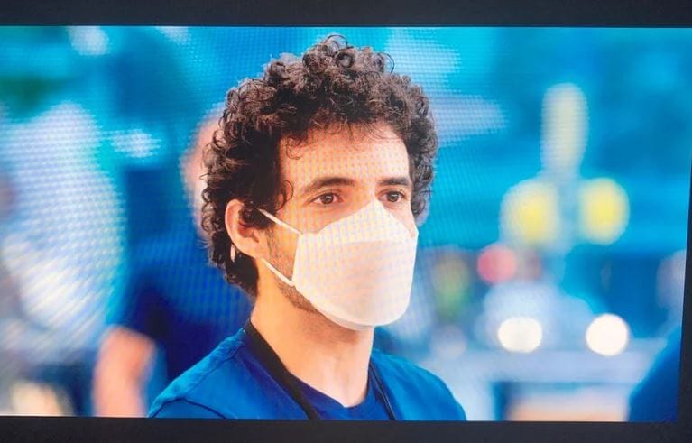 Csinál két arcmaszkot az Apple, az egyik ötször használható, a másik átlátszó lesz