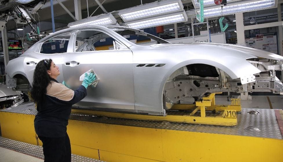 Maserati azt tanácsolta a dolgozóinak, hogy menjenek Szerbiába dolgozni