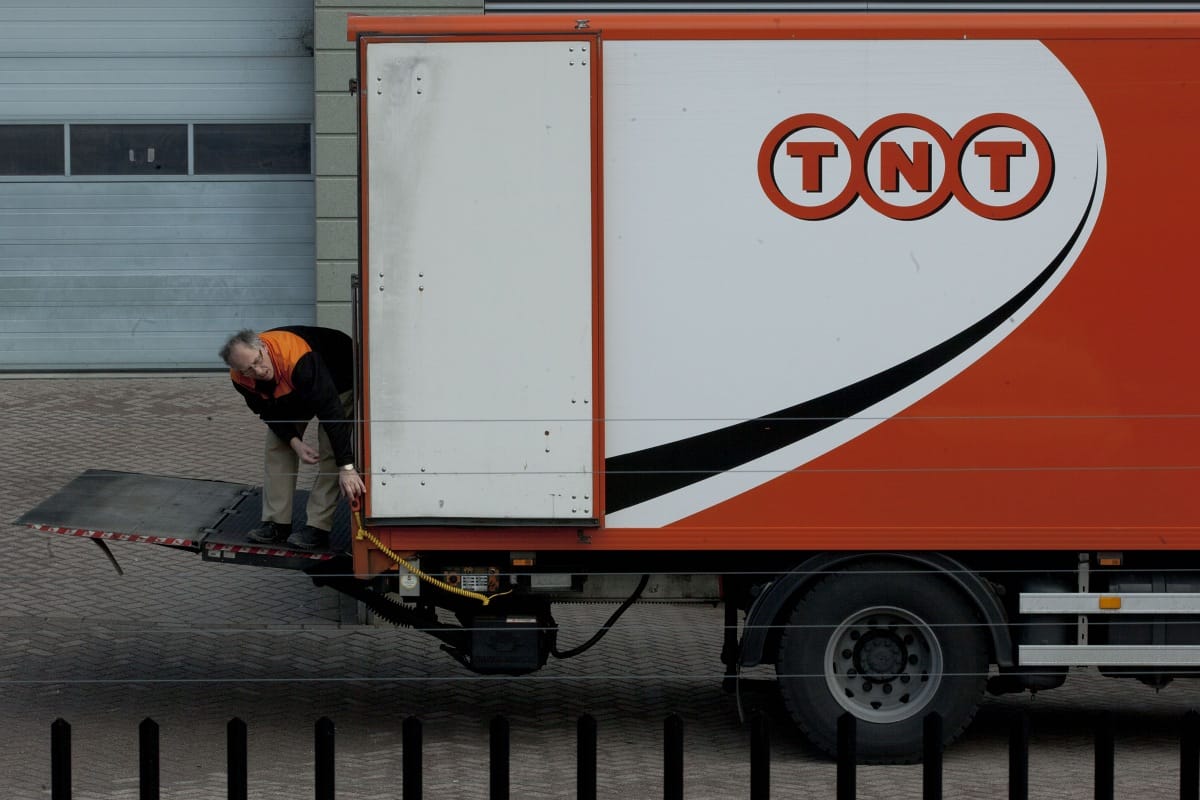 Uniós vizsgálat indult a TNT felvásárlása ügyében