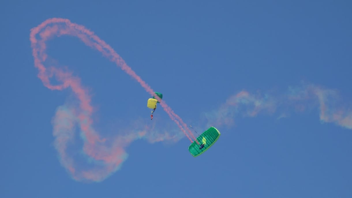 Red Bull nincs, honvédségi lég iparádé még van Budapesten