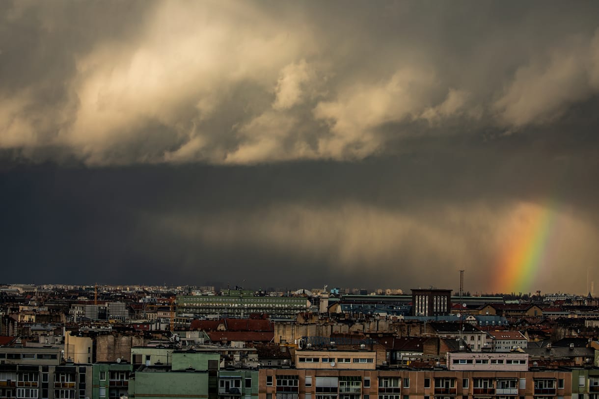 Több mint százezer helyen nincs áram a szélvihar miatt
