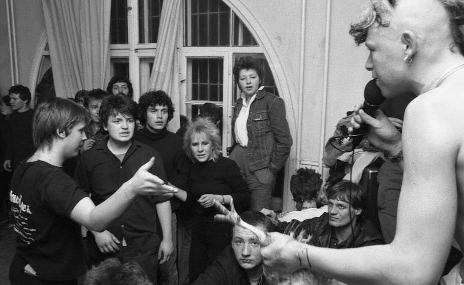 Negyven éve tépték szét a rajongók a magyar punk legismertebb csirkéjét