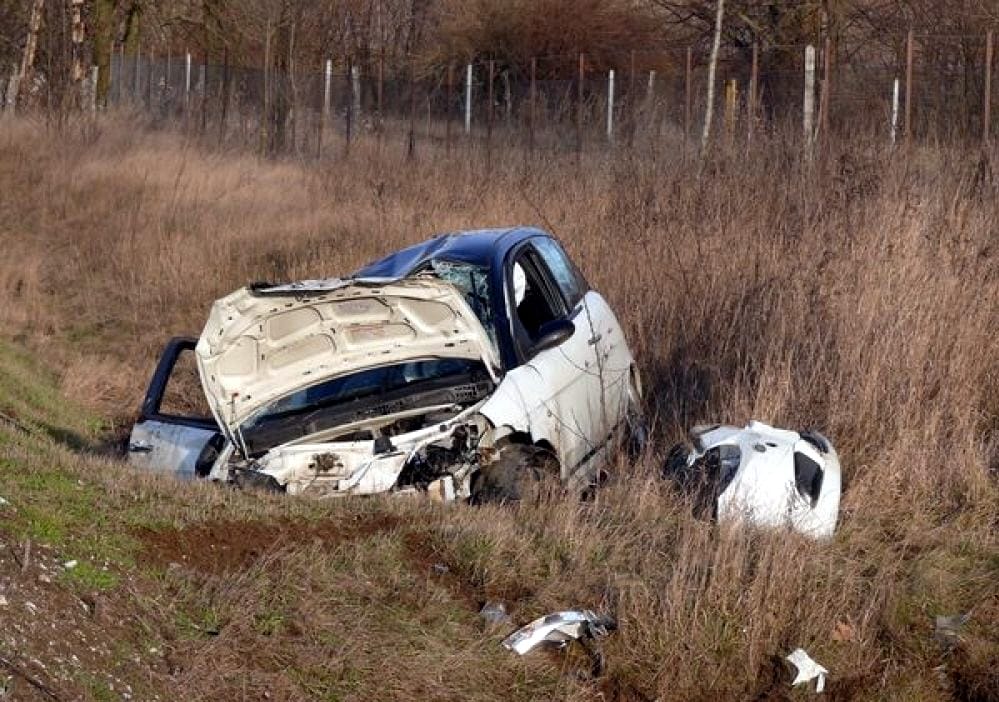 Lerepült az útról egy Lancia Nyírbogdánynál - fotó