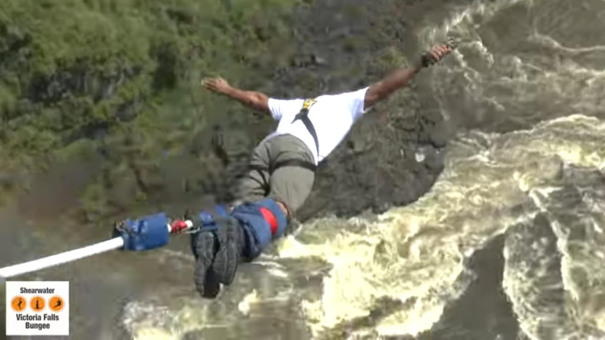 Bungee jumping-paradicsom nyílik a világ legmagasabb üveghídján
