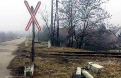 Fotó: ilyen vasúti átjáró is csak mifelénk van