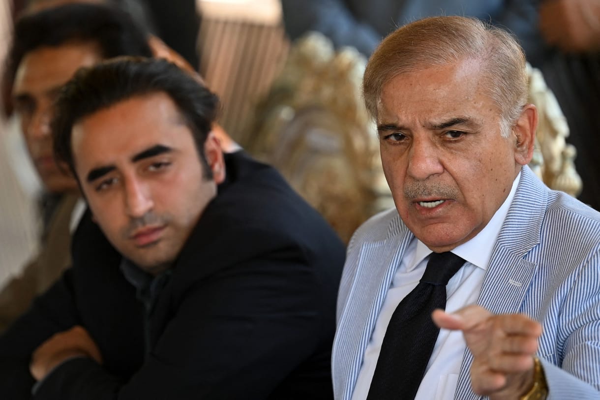Sebaz Saríf lett Pakisztán új miniszterelnöke