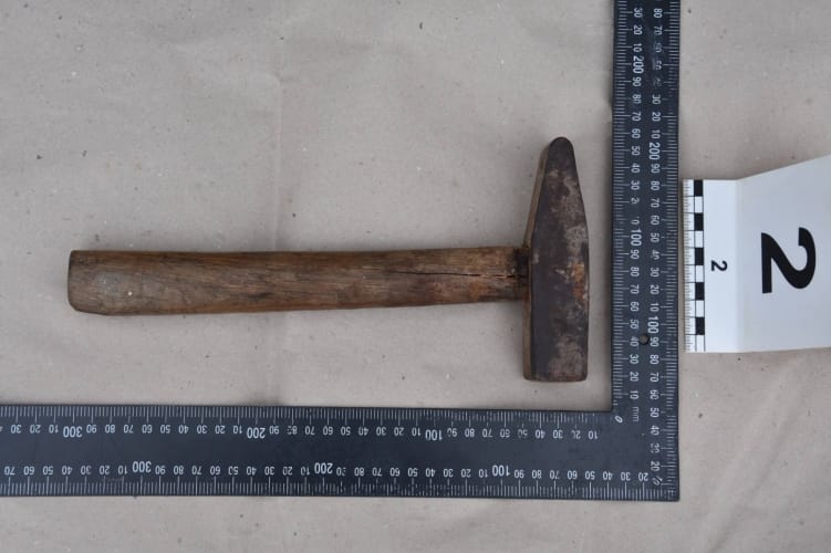 Kalapáccsal próbálta agyonverni a szomszédját egy 84 éves férfi Dévaványán
