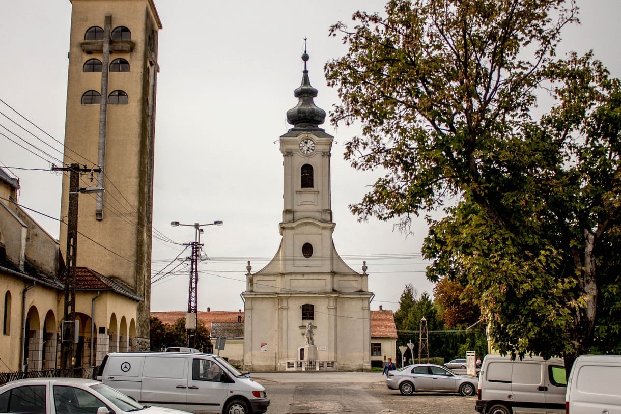 Polgármestert választ Őcsény, a migránsoktól rettegő község
