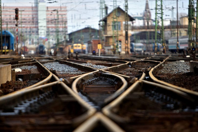 Sebességkorlátozás a hőség miatt a Budapest-Miskolc vasútvonalon