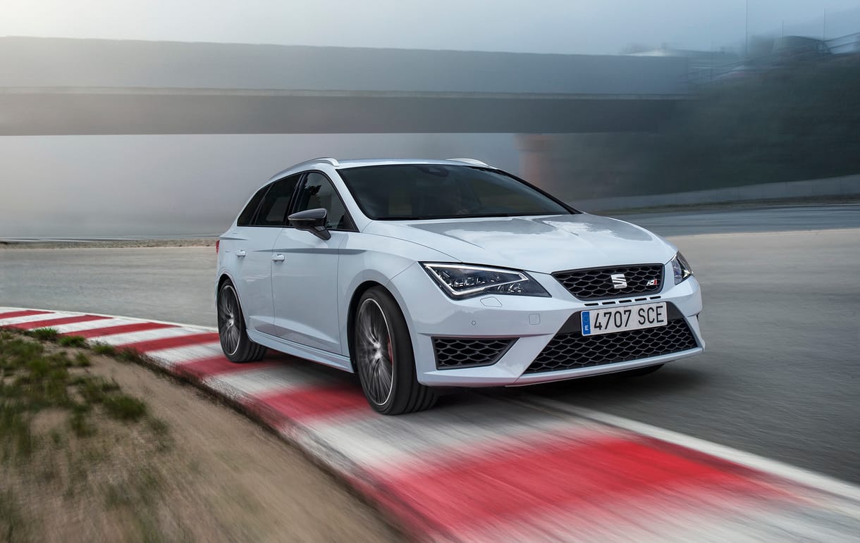 Közel 300 lóerős sportkombival támadja a családapákat a Seat