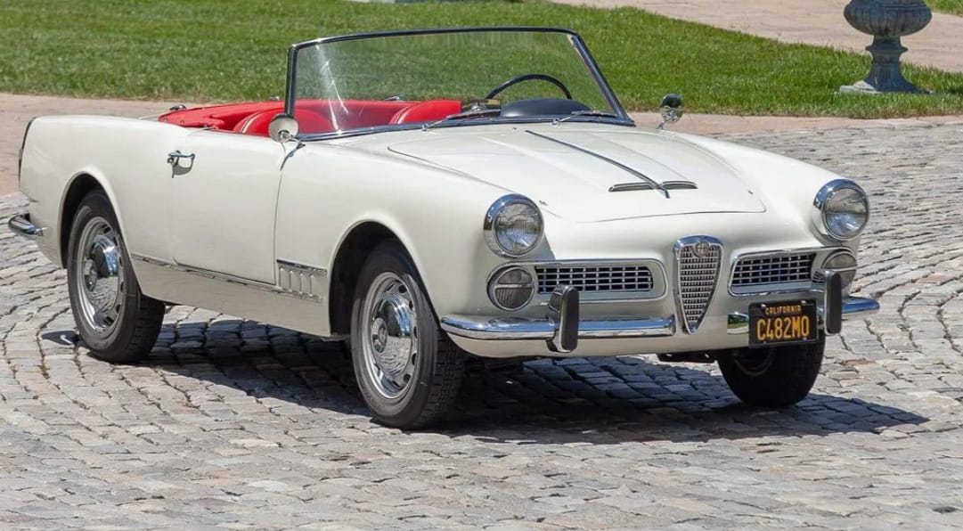 Magyarországon újították fel ezt a 60 éves remek Alfa Romeo Spidert
