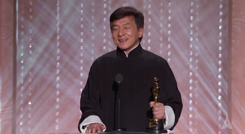 Végre megkapta az Oscar-díjat Jackie Chan – videó
