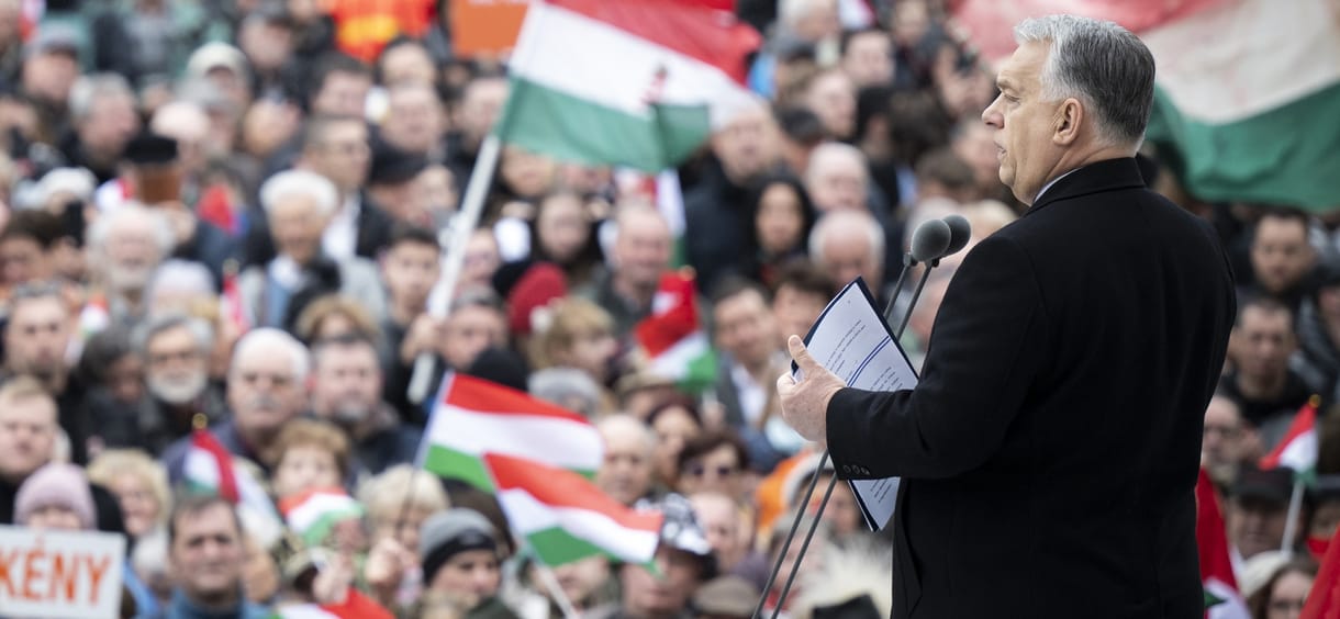 1848 óta próbálják eltéríteni a szabadságharcot, Orbán viszi a prímet