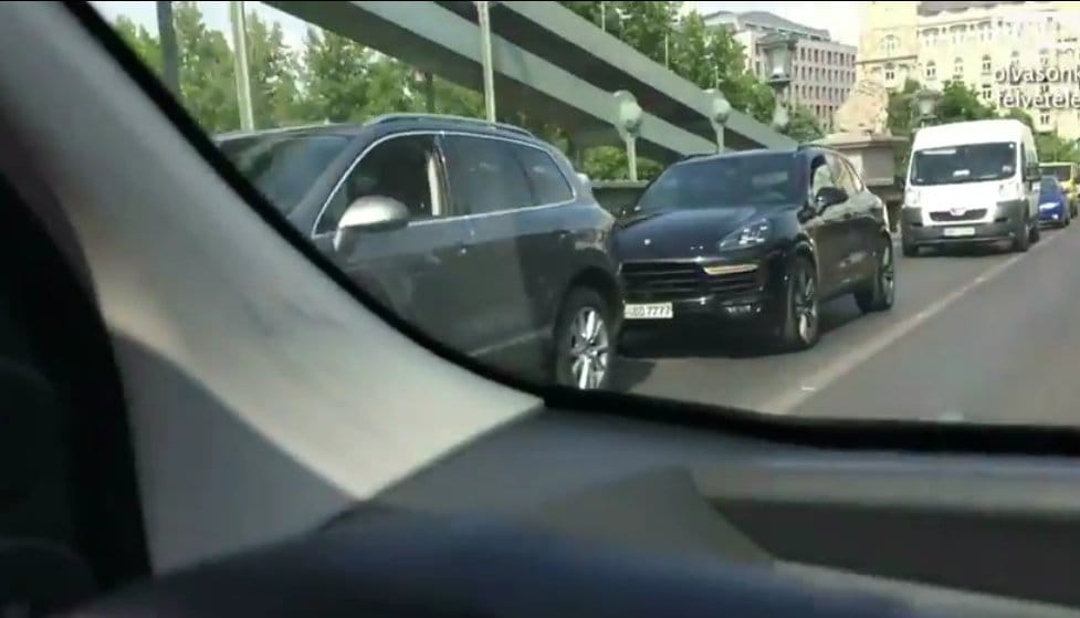 Így blokkolta a Lánchidat az üzemanyagból kifogyó Dzsudzsák – videó