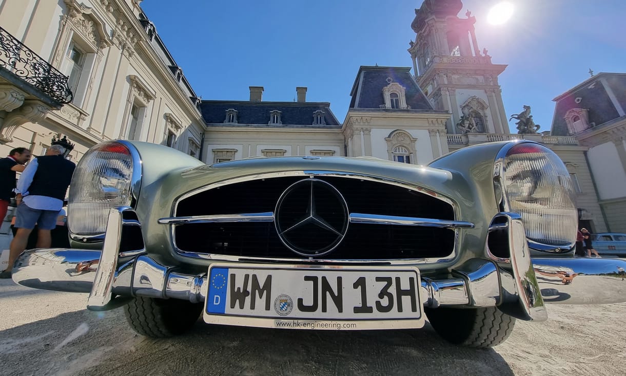 Az 50-es évektől az EQS luxus villanyautóig ívelt át az idei Mercedes Csillagtúra – fotógaléria
