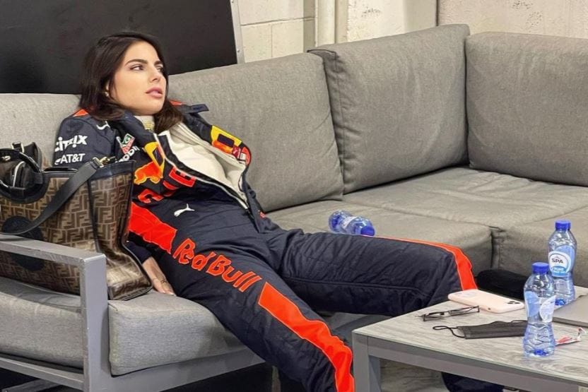 Eléggé megviselte Max Verstappen barátnőjét, hogy beült a holland mellé egy körre – videó