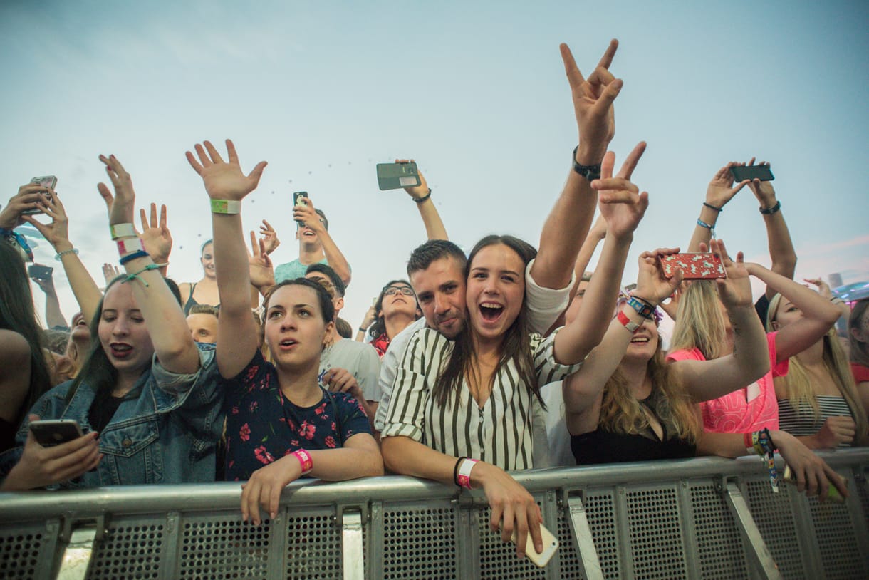 300 ezer forintos aranyláncot loptak egy Balaton-parti fesztiválon, de elkapták őket