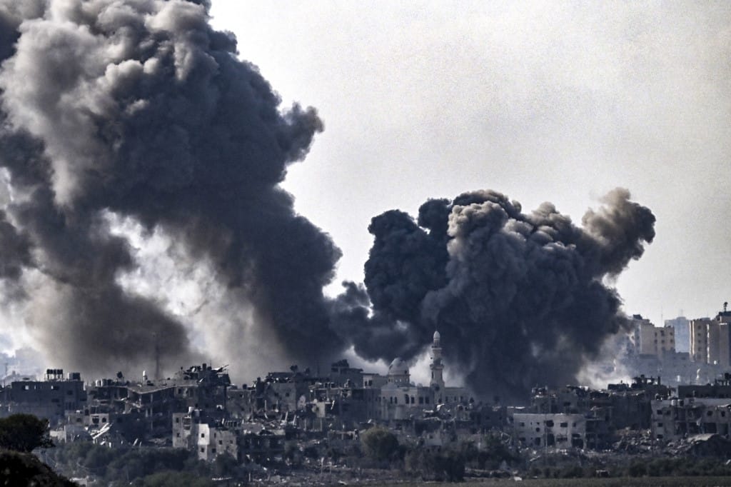 Délutánig Izrael nem fogja bombázni a Gázai övezet délre tartó főútjait, az invázióval is kivárnak