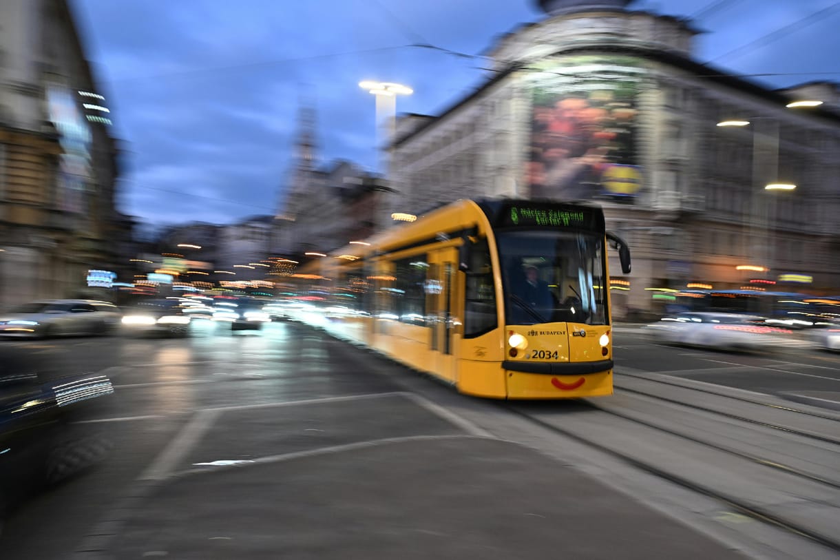 Indulhat a Nyugati téri felüljáró bontása, de az még nem holnap lesz