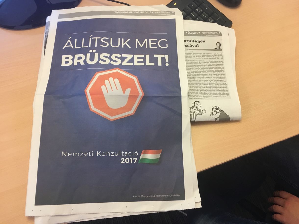 Szerkesztői jegyzetben magyarázták meg a Népszavában megjelent kormányhirdetést